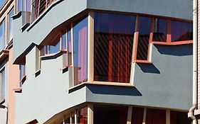 Quatre Mains Serviced Apartments